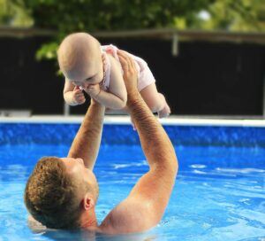 how do swim diapers work 