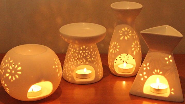 what does an essential oil diffuser do