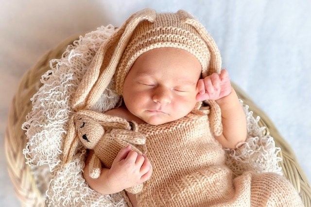 how to dress a baby for sleep?