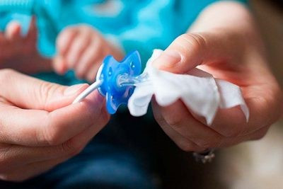 Can you use baby wipes on the pacifier?